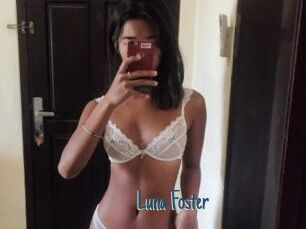 Luna_Foster